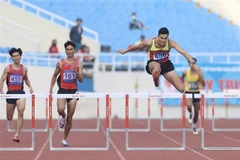 Ở nội dung 400m rào nam, vận động viên Quách Công Lịch (456-Thanh Hóa) đang là người nắm kỷ lục quốc gia với thành tích 50 giây 05. (Ảnh: Minh Quyết/TTXVN)