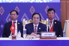 Sáng 11/11/2022, tại thủ đô Phnom Penh (Campuchia), Thủ tướng Phạm Minh Chính dự Phiên họp hẹp Hội nghị cấp cao ASEAN lần thứ 41. (Ảnh: Dương Giang/TTXVN)