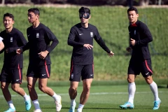 Các cầu thủ Hàn Quốc trên sân tập ở Doha (Qatar), ngày 23/11/2022. (Nguồn: Reuters)