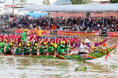Giải đua ghe Ngo Sóc Trăng lần thứ 5 năm 2022 có 54 đội tham dự đến từ 8 tỉnh. (Ảnh: Trung Hiếu/TTXVN)