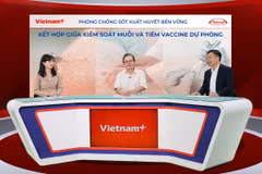 Phó Giáo sư-Tiến sỹ-bác sỹ Phạm Quang Thái cùng bác sỹ Trương Hữu Khanh tại tọa đàm do Báo Điện tử VietnamPlus tổ chức.