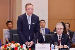 Chủ tịch Hội đồng Kinh doanh châu Âu-ASEAN Jens Rübbert phát biểu. (Ảnh: Doãn Tấn/TTXVN)