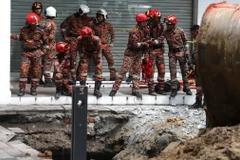 Lực lượng cứu hộ Malaysia đã kết thúc hoạt động tìm kiếm nạn nhân rơi xuống hố tử thần. (Nguồn: BBC)