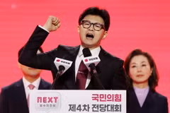 Chủ tịch Đảng Quyền lực quốc dân Han Dong Hoon phát biểu sau khi đắc cử ngày 23/7. (Nguồn: Yonhap)