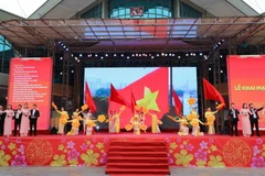 Tiết mục văn nghệ mừng Đảng, mừng Xuân mở màn cho lễ khai mạc Hội Xuân Giáp Thìn 2024. (Ảnh: Thanh Tùng/TTXVN)