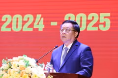 Trưởng Ban Tuyên giáo Trung ương Nguyễn Trọng Nghĩa phát biểu tại Lễ khai giảng. Ảnh: Phương Hoa - TTXVN