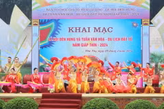 Chương trình trình biểu diễn mở màn cho chuỗi các sự kiện Lễ hội Đền Hùng và Tuần Văn hóa-Du lịch Đất Tổ năm Giáp Thìn 2024. (Ảnh: Tạ Toàn/TTXVN)
