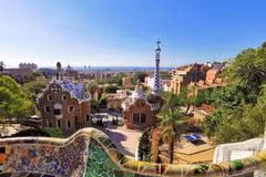 Thành phố Barcelona của Tây Ban Nha đặt mục tiêu phủ rộng 30% diện tích đất bằng nhiều loại cây có khả năng chống chịu khí hậu vào năm 2037. (Ảnh: Bapt)