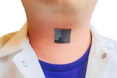 Mỹ: Miếng dán đặc biệt giúp những người rối loạn giọng nói có thể trò chuyện