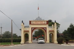 Đường vào làng khoa bảng Đông Thái (xã Tùng Ảnh, huyện Đức Thọ) rộng rãi, khang trang. (Ảnh: Hoàng Ngà/TTXVN)