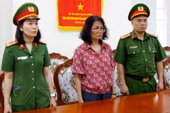 Khởi tố bị can, bắt tạm giam đối tượng Phùng Thị Hoa (SN 1968), Phó Giám đốc Sở Tài chính Hà Giang. (Ảnh: TTXVN phát)