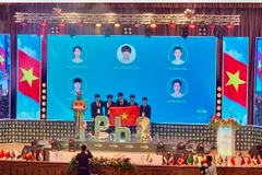 Đội tuyển Olympic Vật lý Việt Nam xuất sắc giành 2 Huy chương Vàng, 3 Huy chương Bạc tại Olympic Vật lý quốc tế. (Ảnh: Báo Đại biểu nhân dân)