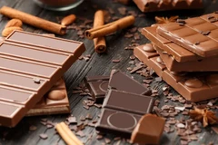 Lớp phủ chocolate chứa sáp parafin cấp thực phẩm, có nguồn gốc từ dầu mỏ. (Nguồn: Getty Images)