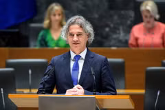Thủ tướng Slovenia Robert Golob. (Ảnh: AFP/TTXVN)