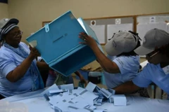 Dù quá trình kiểm phiếu vẫn chưa hoàn tất, UDC đã đảm bảo được 34 thành viên của Quốc hội. (Ảnh: ENCA)