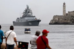 Tàu khu trục Đô đốc Gorshkov, một phần của đội hải quân Nga thăm Cuba, đến cảng La Habana ngày 12/6. (Ảnh: AFP/Getty)