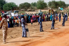 Lực lượng an ninh Sudan được triển khai tại El Geneina, bang Tây Darfur. (Ảnh: AFP/TTXVN)