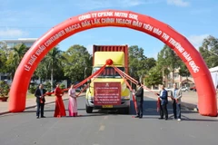 Container mắc ca Đắk Lắk chính ngạch đầu tiên xuất khẩu đi thị trường Hàn Quốc. (Ảnh: Hoài Thu/TTXVN)