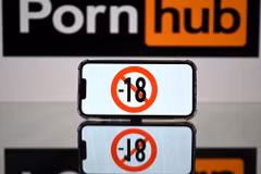 Pornhub, Stripchat và XVideos phải đối mặt với các quy tắc chặt chẽ hơn theo luật kiểm duyệt nội dung chặt chẽ của EU. (Nguồn: AFP)