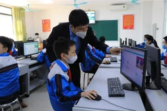 Học sinh trường Tiểu học Suối Hoa (thành phố Bắc Ninh). (Ảnh: Thái Hùng/TTXVN)