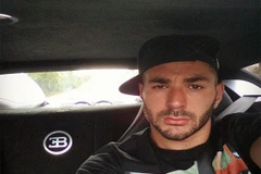  Benzema "cưỡi" siêu xe triệu đô tại buổi tập của Real Madrid