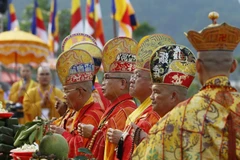 Các Hòa thượng, sư tăng, dự Lễ cầu nguyện Quốc thái dân an. (Ảnh: Lâm Khánh/TTXVN)