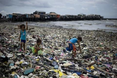 Một bãi rác thải ở Manila, Philippines. (Nguồn: AFP/TTXVN)