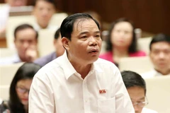 Bộ trưởng Bộ Nông nghiệp và Phát triển Nông thôn Nguyễn Xuân Cường, đại biểu Quốc hội tỉnh Bắc Kạn phát biểu. (Ảnh: Văn Điệp/TTXVN)