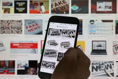 Facebook và Twitter phải gắn cảnh báo bên cạnh những nội dung đăng tải mà nhà chức trách xác định là giả mạo. (Nguồn: EPA-EFE)