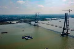 Cầu Vàm Cống bắc qua sông Hậu nối huyện Lấp Vò (Đồng Tháp) với quận Thốt Nốt (thành phố Cần Thơ). (Ảnh: TTXVN phát)