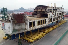 Phà Sewol sau khi được trục vớt . (Nguồn: Yonhap/TTXVN)