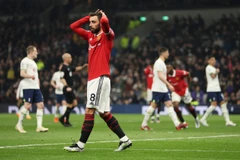 Premier League: M.U đánh rơi chiến thắng, Newcastle chắc top 3