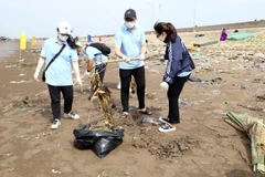 Giảm thiểu rác thải nhựa để phát triển du lịch Việt Nam bền vững