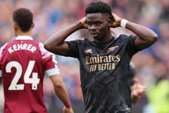 Premier League: Arsenal hụt hơi, Manchester United trở lại top 3