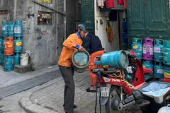 Giá gas bán lẻ trong nước tăng khoảng 20.000 đồng mỗi bình