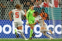 Niềm vui của Thụy Sĩ sau bàn mở tỷ số của Bachmann. (Nguồn: Reuters)