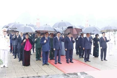 Hình ảnh lãnh đạo Đảng, Nhà nước vào Lăng viếng Chủ tịch Hồ Chí Minh