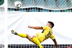 Tiền vệ Nguyễn Quang Hải chia tay câu lạc bộ Pau sớm 1 năm