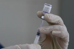 Ngày 16/2: Số ca mắc mới COVID-19 giảm, 5 trường hợp thở ôxy