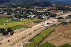 Phê bình nhiều cán bộ liên quan sai phạm tại dự án cao tốc Bắc-Nam