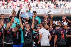 Bayern Munich vô địch Bundesliga theo kịch bản 'không thể tin nổi'