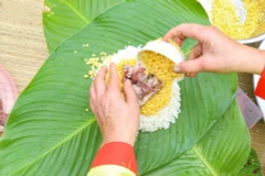 Hội thi gói, nấu bánh chưng và giã bánh giầy dịp Giỗ Tổ Hùng Vương