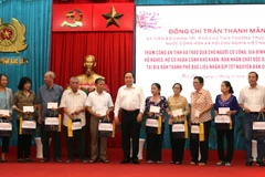 Phó Chủ tịch Quốc hội Trần Thanh Mẫn tặng quà Tết tại Bạc Liêu