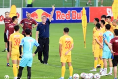 Trận đấu Việt Nam-Hong Kong được trực tiếp trên kênh nào?