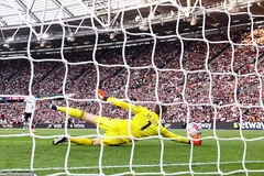 Thua 2 trận liên tiếp, M.U đứng trước nguy cơ văng khỏi top 4