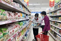 Bán lẻ hàng hóa và doanh thu dịch vụ TP.HCM tăng chưa bền vững