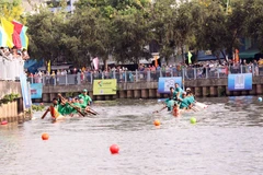 Đua ghe Ngo lần đầu tiên được tổ chức tại Thành phố Hồ Chí Minh