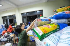 Chung tay chia sẻ với gia đình gặp nạn trong vụ cháy chung cư mini