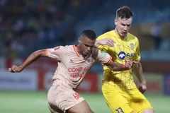 V-League: Công an Hà Nội ngược dòng hạ SLNA, Hải Phòng chiến thắng