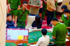 Khởi tố vụ án tổ chức cho người nước ngoài đánh bạc trong khách sạn